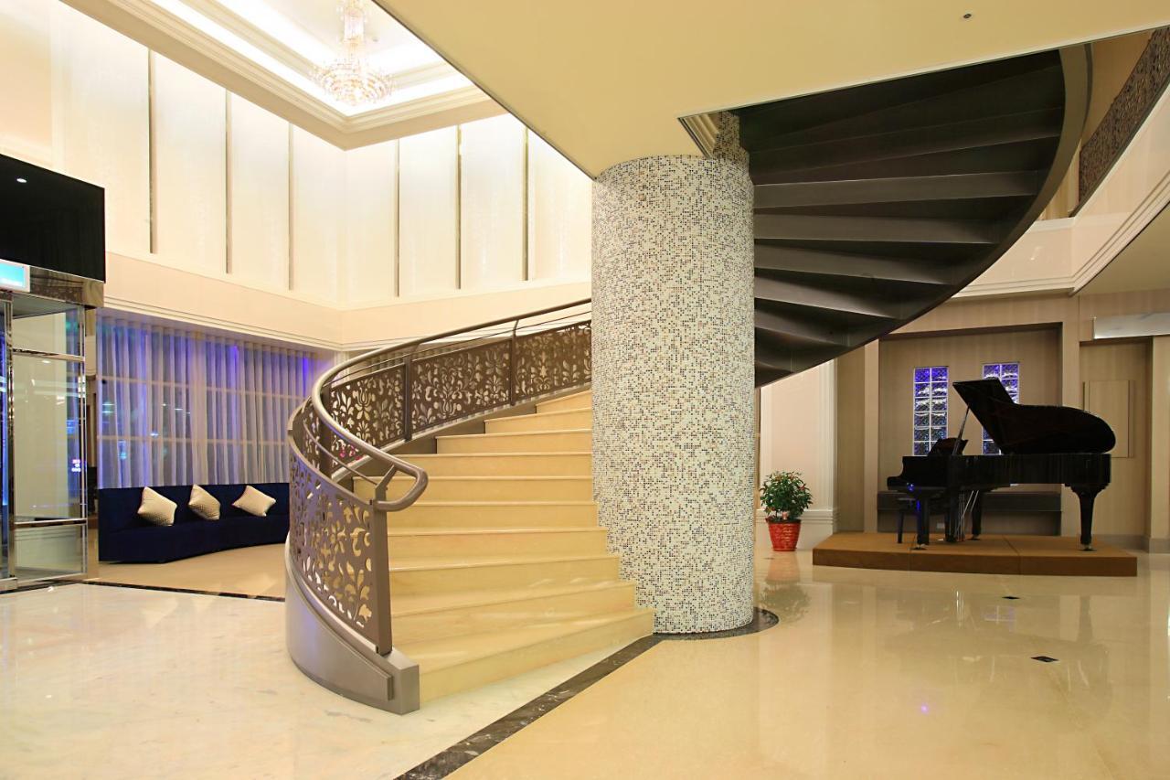 Shinkansen Grand Hotel Taichung Exterior photo