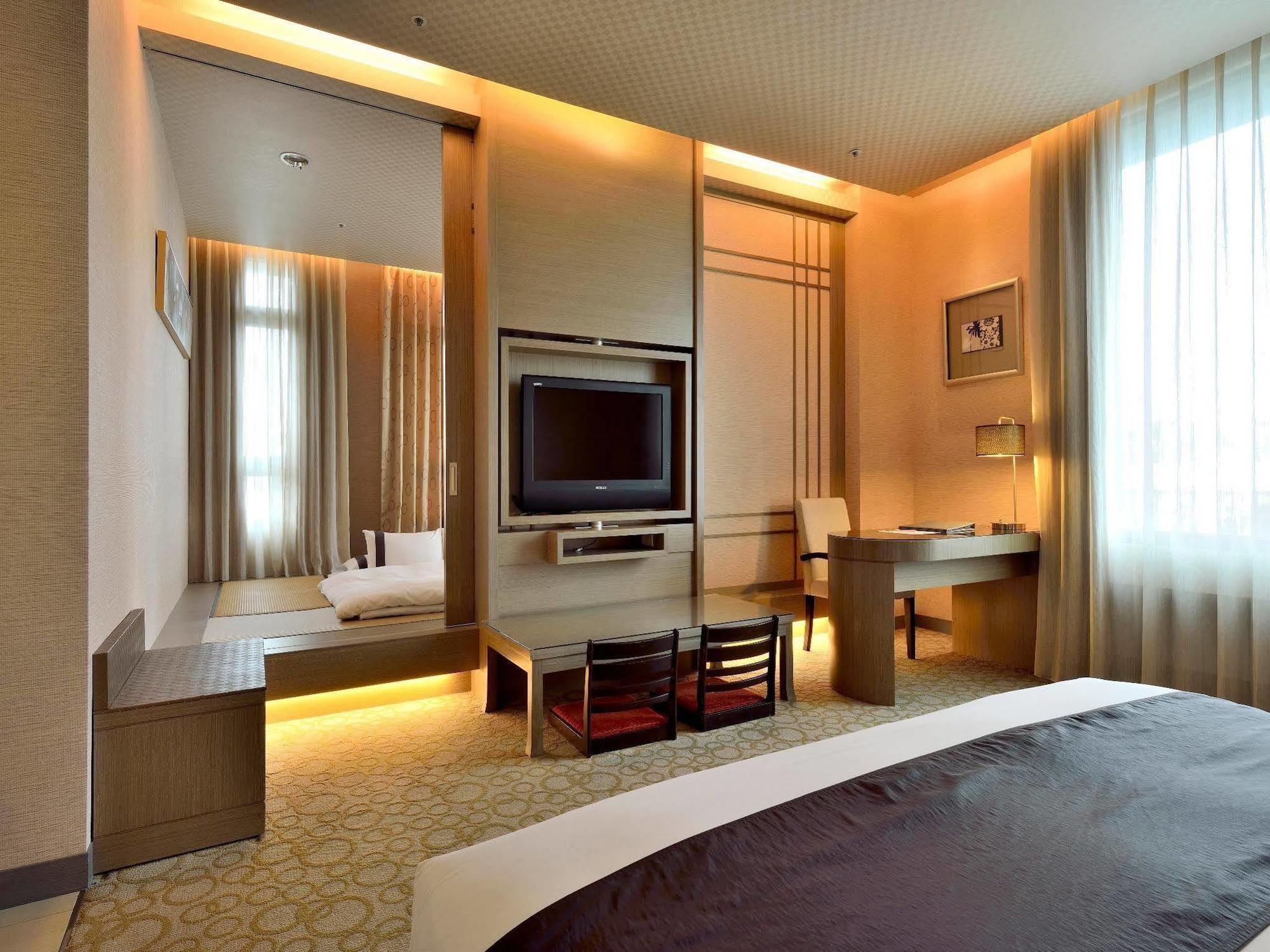 Shinkansen Grand Hotel Taichung Exterior photo