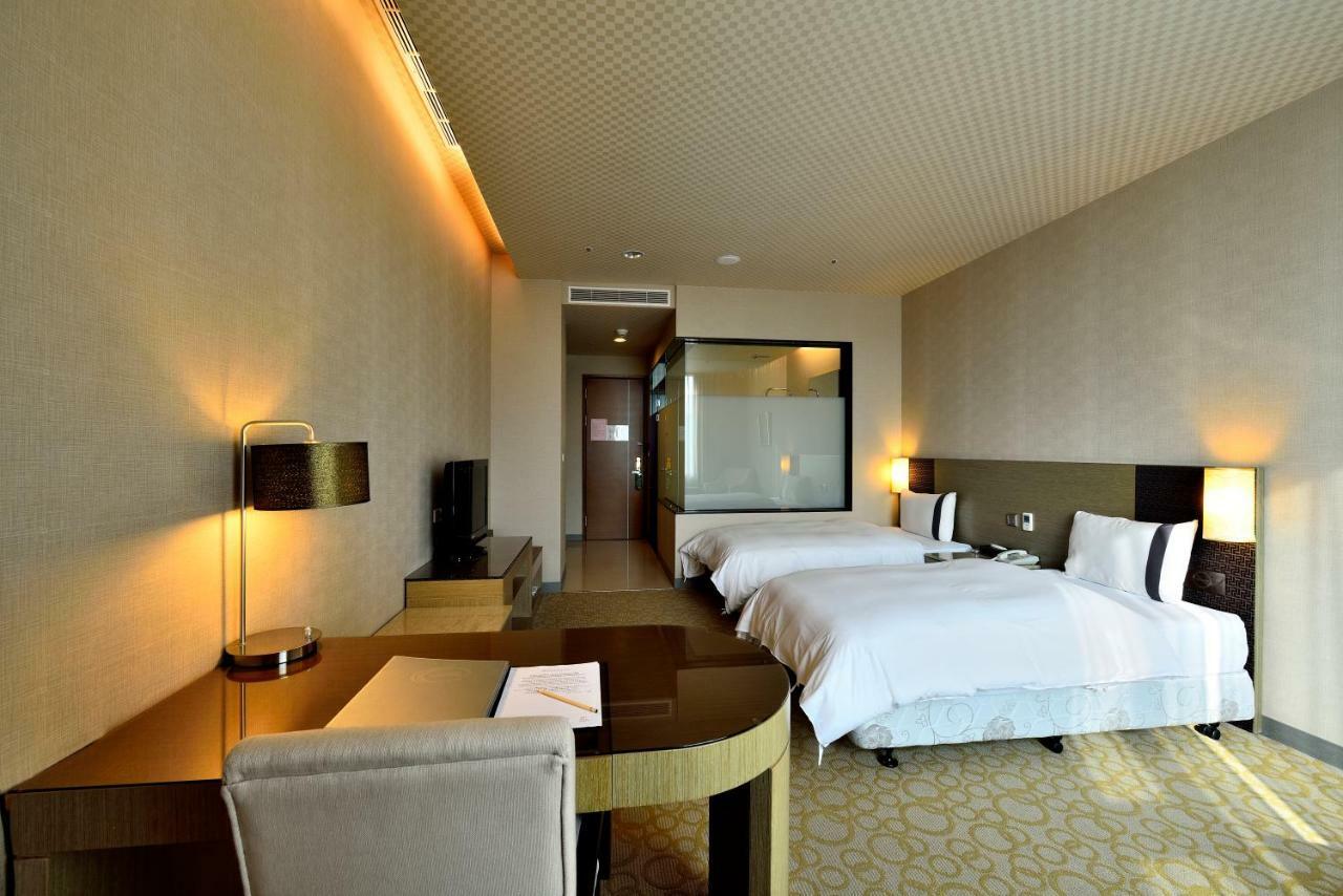 Shinkansen Grand Hotel Taichung Exterior photo