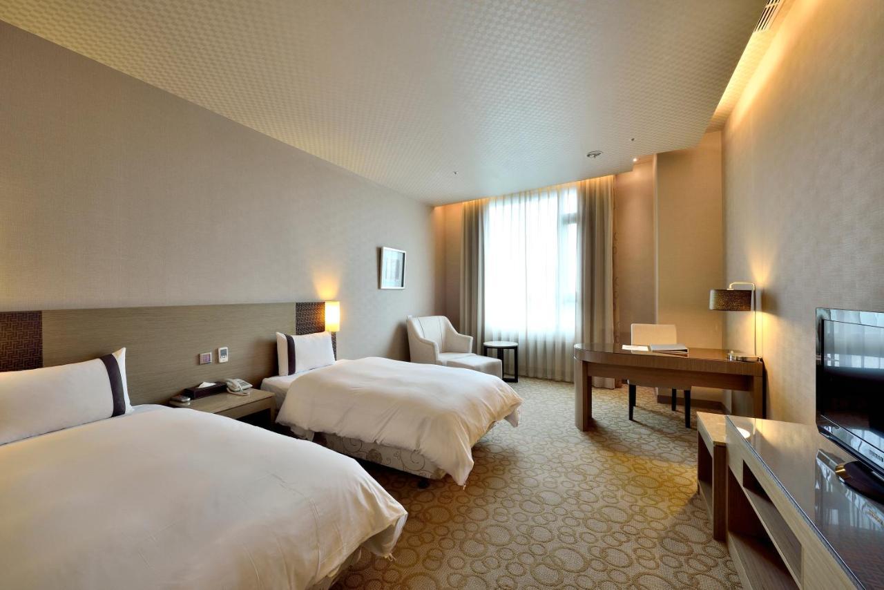 Shinkansen Grand Hotel Taichung Exterior photo